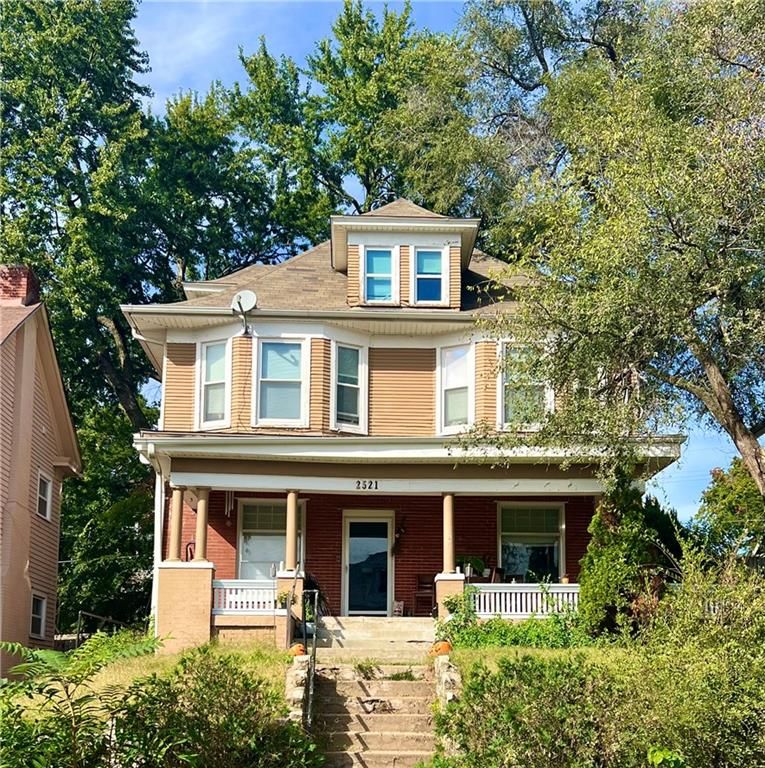 2521 Felix St, St Joseph, MO 64501