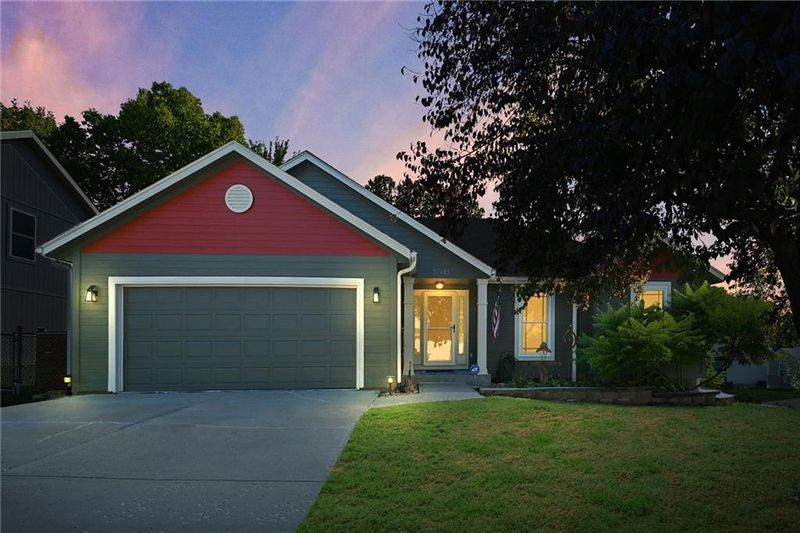 19405 E Colony Ln, Independence, MO 64058