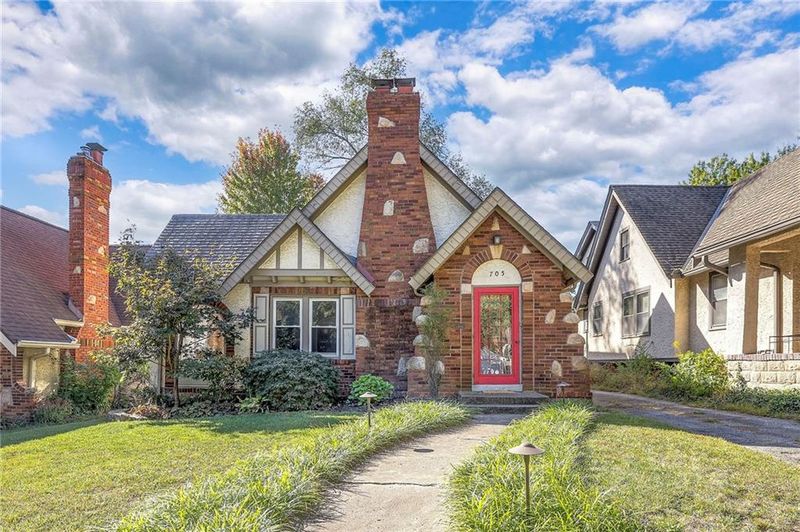 705 E 71st Ter, Kansas City, MO 64131