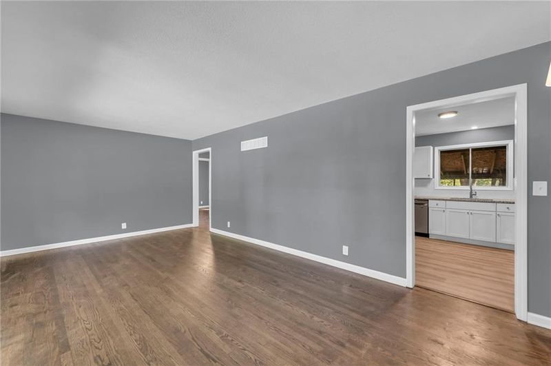 8305 E 106th Ter, Kansas City, MO 64134
