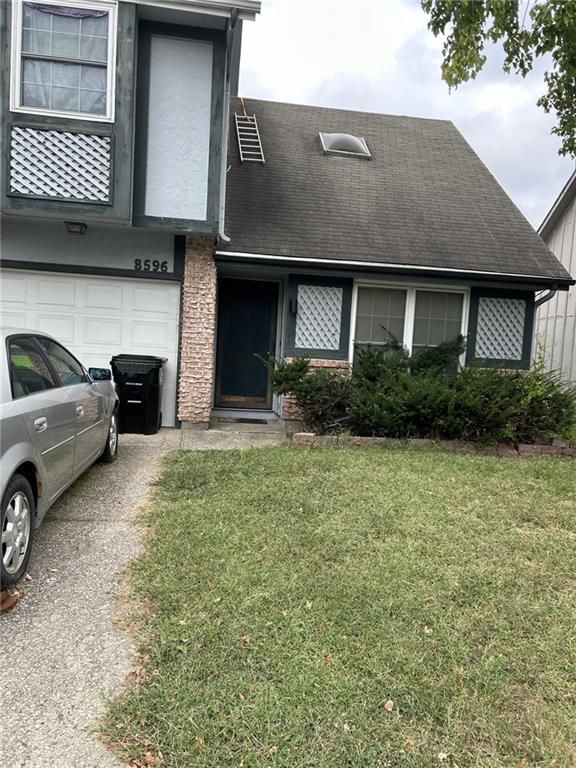 8596 Perry Ln, Overland Park, KS 66212
