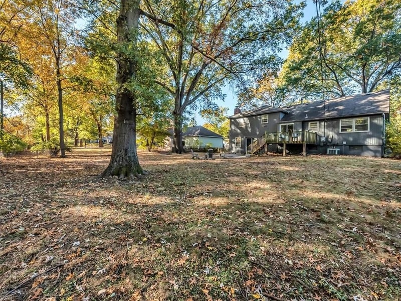 9815 Mission Rd, Overland Park, KS 66206