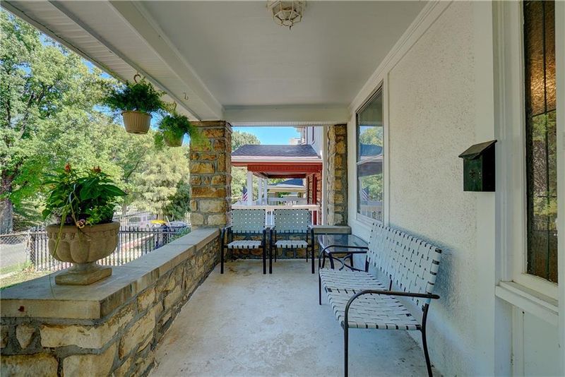 2829 E 8th St, Kansas City, MO 64124