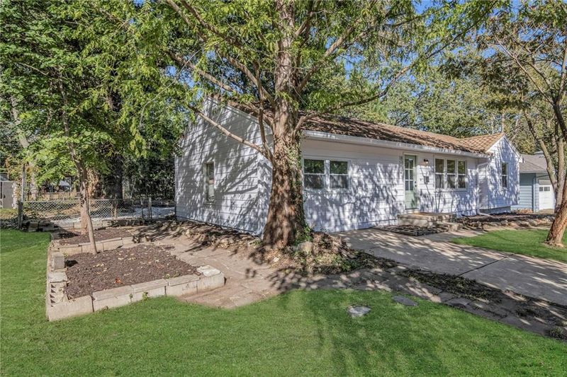 8300 E 106th St, Kansas City, MO 64134