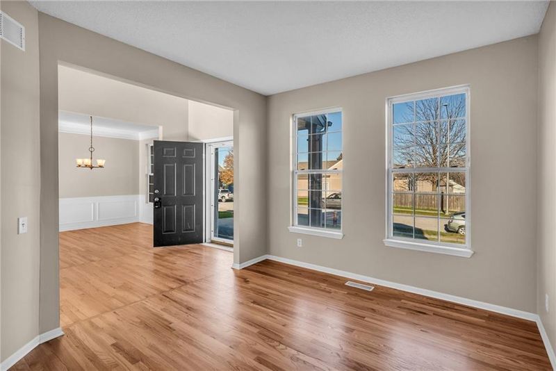9216 N Harrison St, Kansas City, MO 64155