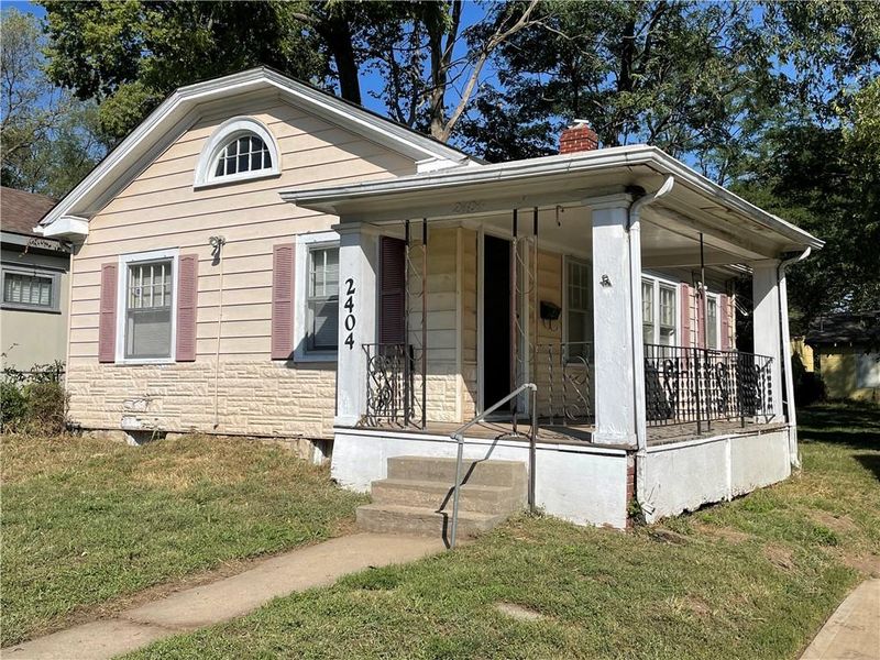 2404 E 67th Ter, Kansas City, MO 64132