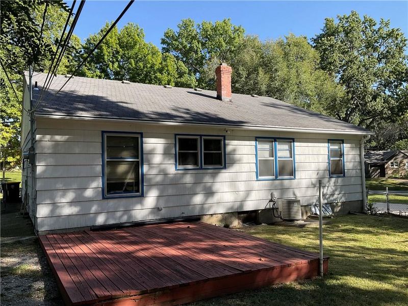 7542 Locust St, Kansas City, MO 64131
