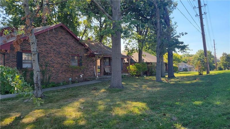 12323 E 59th St, Kansas City, MO 64133