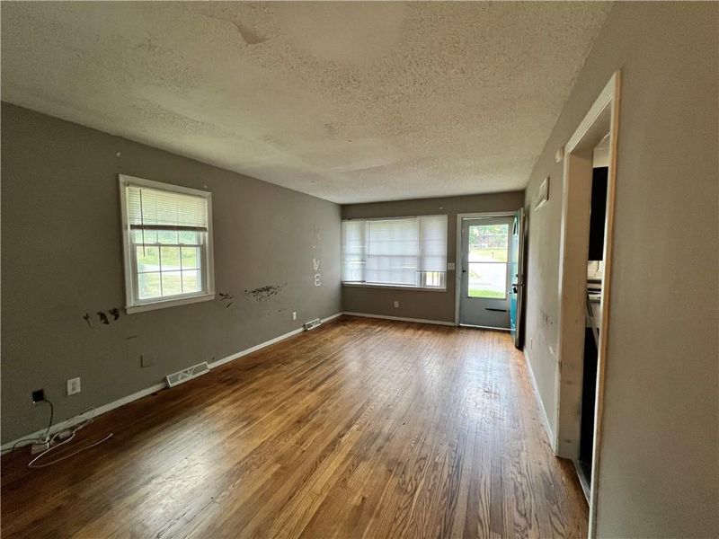 4601 NE 37th St, Kansas City, MO 64117
