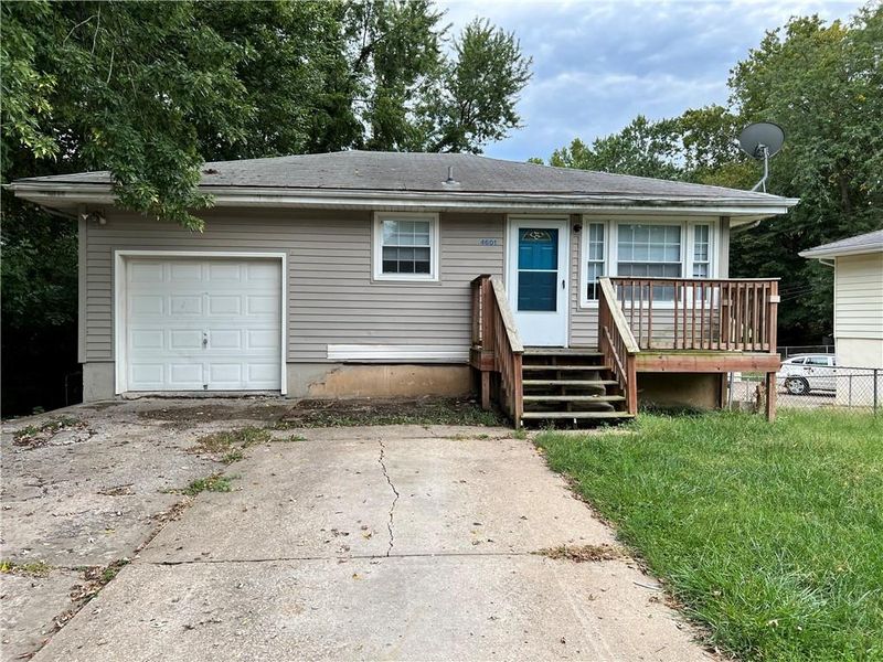 4601 NE 37th St, Kansas City, MO 64117