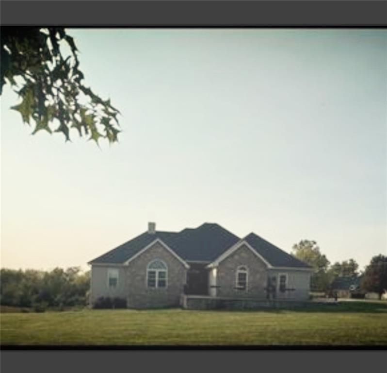 12560 Co Rd 445 Rd, Savannah, MO 64485