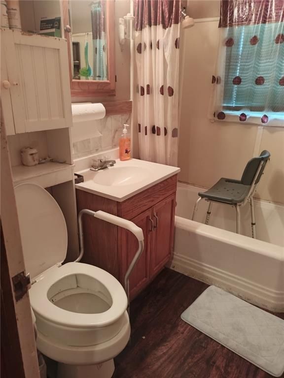 6145 Agnes Ave, Kansas City, MO 64130