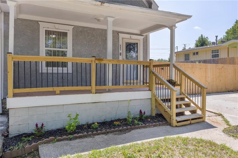 6607 E 16th St, Kansas City, MO 64126