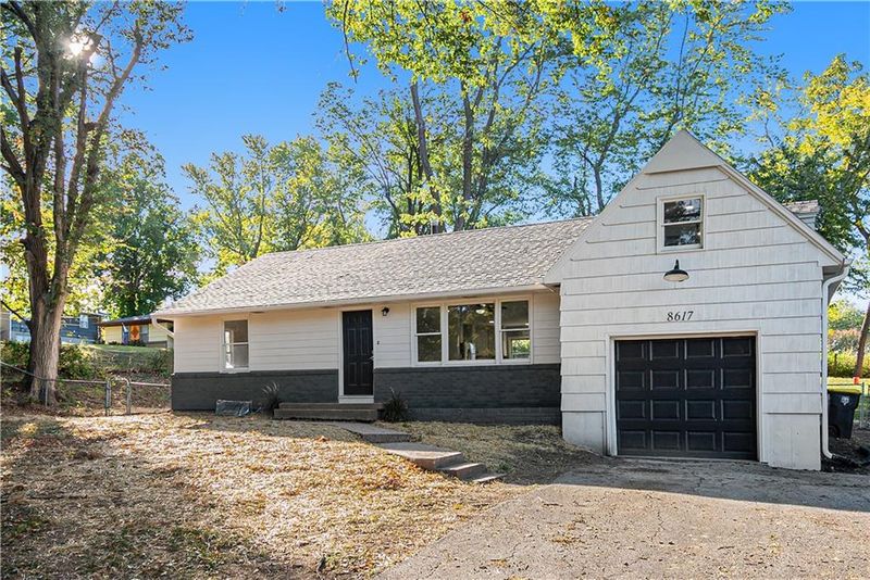 8617 E 59th St, Kansas City, MO 64129