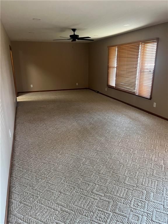 1196 S 220th St, Pittsburg, KS 66762