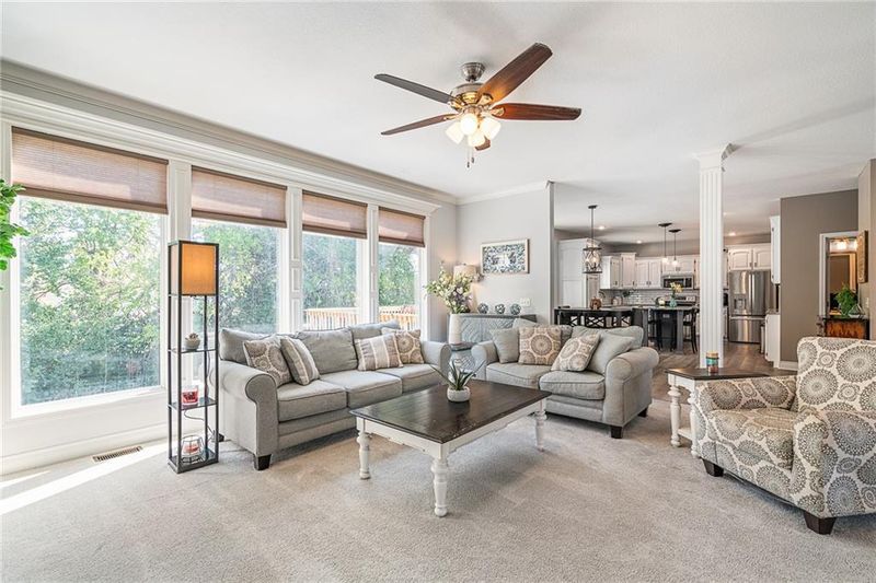 2729 SW Regal Dr, Lee's Summit, MO 64082