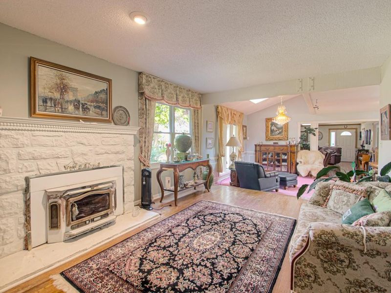 5420 Phelps Rd, Kansas City, MO 64136