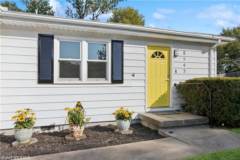 8543 Kessler St, Overland Park, KS 66212