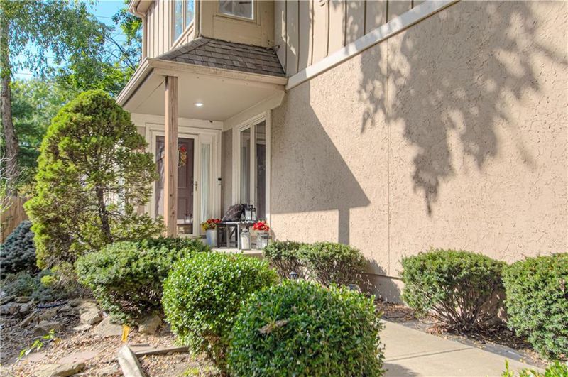 11934 Mackey St, Overland Park, KS 66213