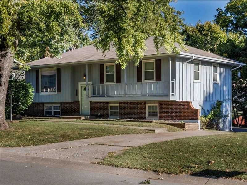 7408 NW 76th Pl, Kansas City, MO 64152