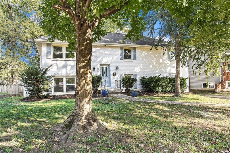11005 Cypress Ave, Kansas City, MO 64137
