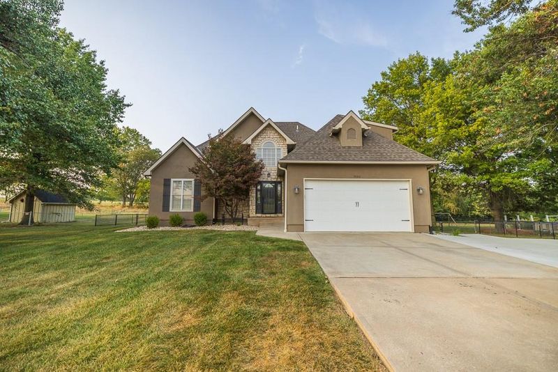 3006 Twin Pines Dr, Harrisonville, MO 64701