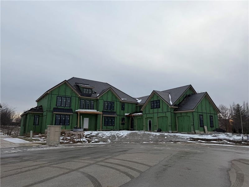 10115 N Kansas Ct, Kansas City, MO 64155