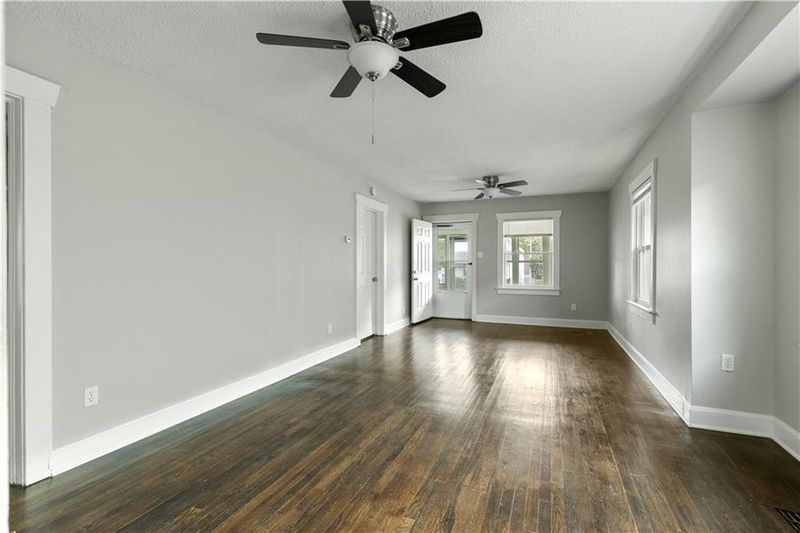 4828 E 7th St, Kansas City, MO 64124
