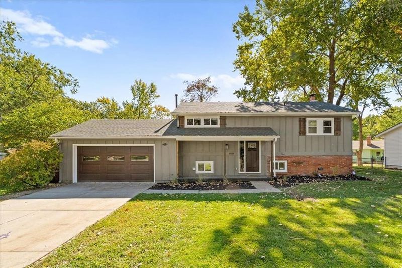8029 W 93rd St, Overland Park, KS 66212
