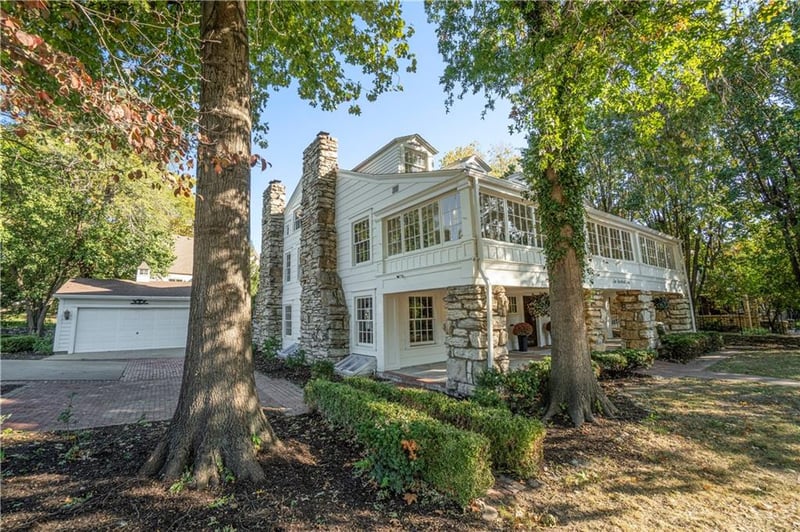 610 E 47th St, Kansas City, MO 64110