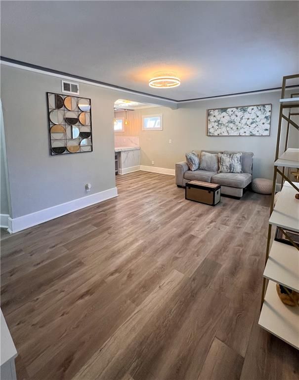 6439 Chestnut Ave, Kansas City, MO 64132