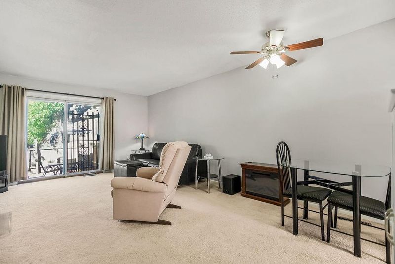10244 W 96th Ter, Overland Park, KS 66212