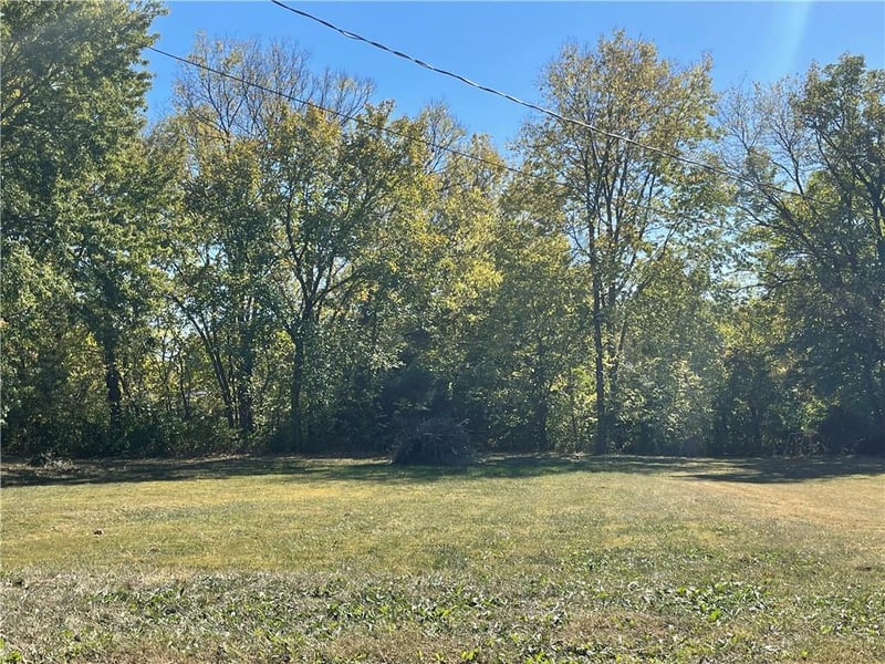 13731 Barber Ave, Bonner Springs, KS 66012