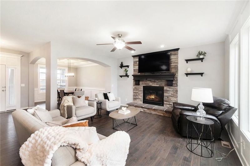 19545 W 115th Ct, Olathe, KS 66061