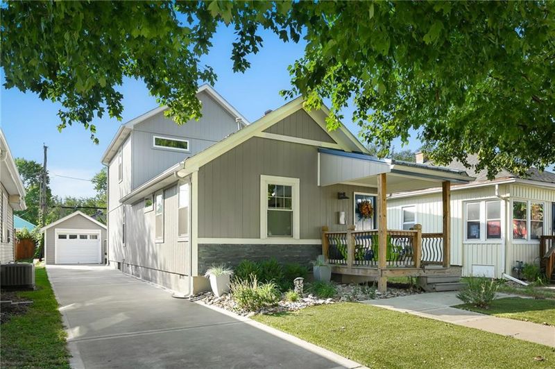 1217 E 23rd Ave, Kansas City, MO 64116