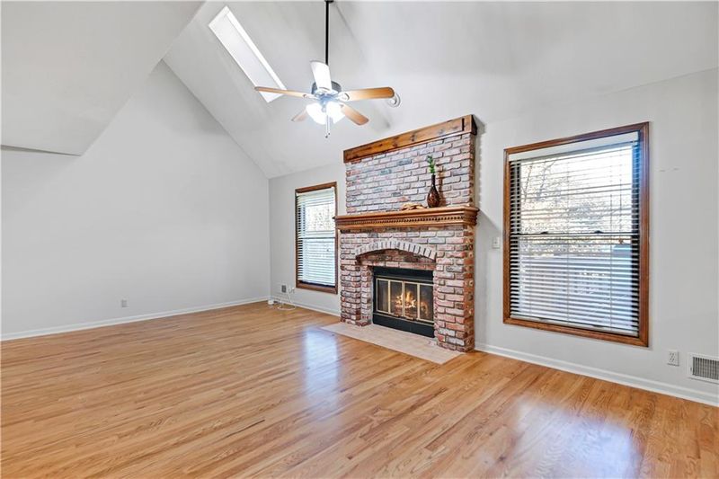 512 E 107 Ter, Kansas City, MO 64114