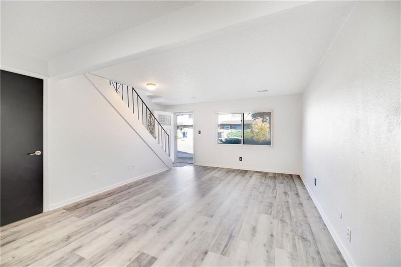 10517 E 41st St, Kansas City, MO 64133