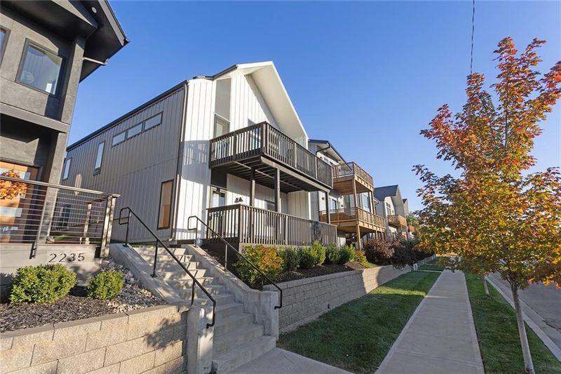 2237 Tracy Ave, Kansas City, MO 64108
