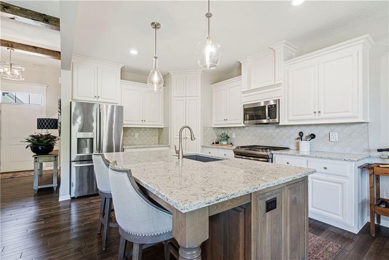 19005 Deer Run St, Spring Hill, KS 66083