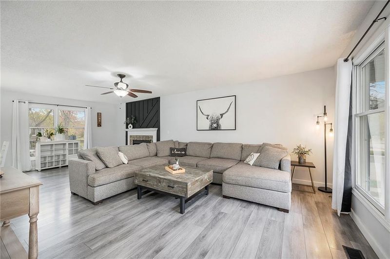 103 NE 110th Ter, Kansas City, MO 64155