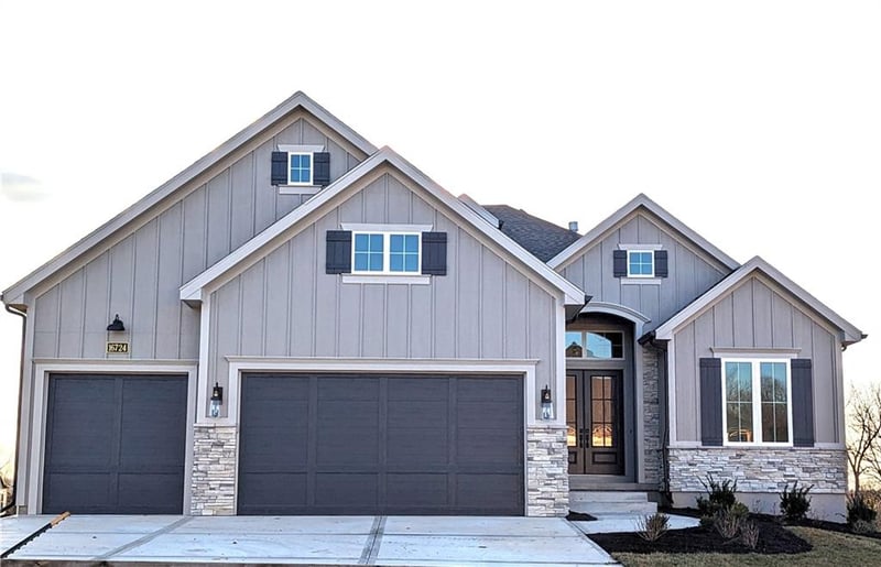 16916 Hayes St, Overland Park, KS 66085
