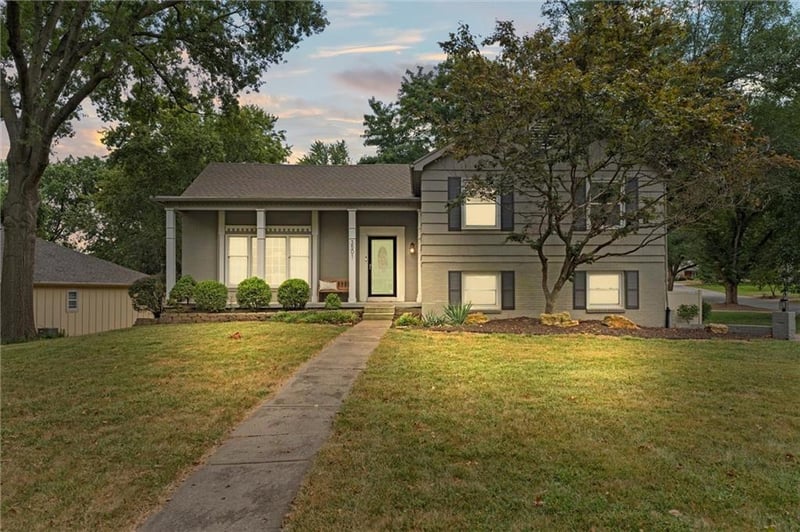 3501 W 98th St, Overland Park, KS 66206