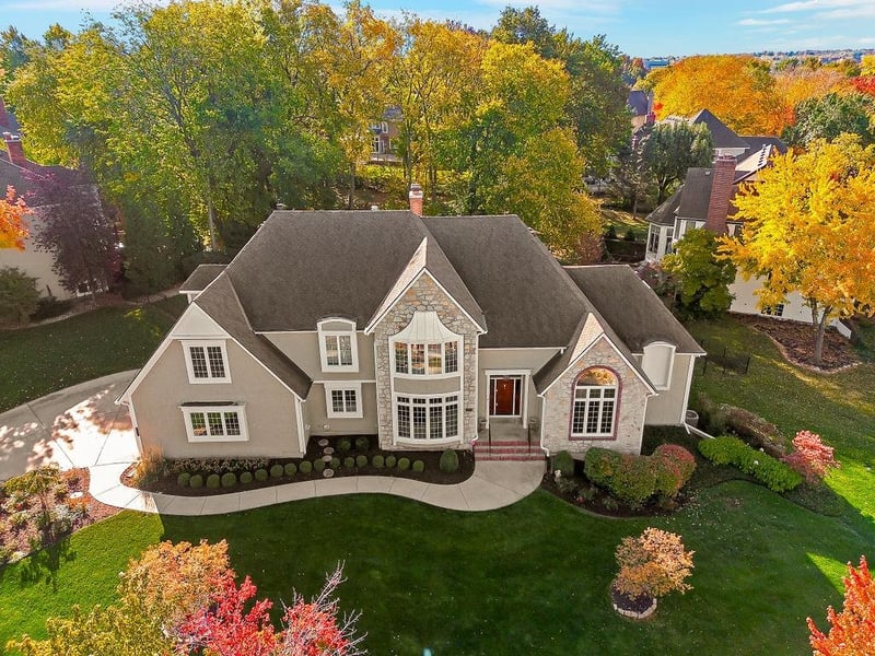6707 W 132nd St, Overland Park, KS 66209