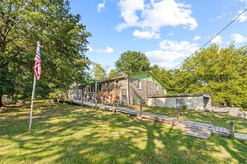 1803 S 98th St, Edwardsville, KS 66111