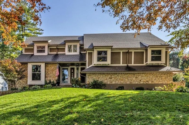 11439 Craig St, Overland Park, KS 66210