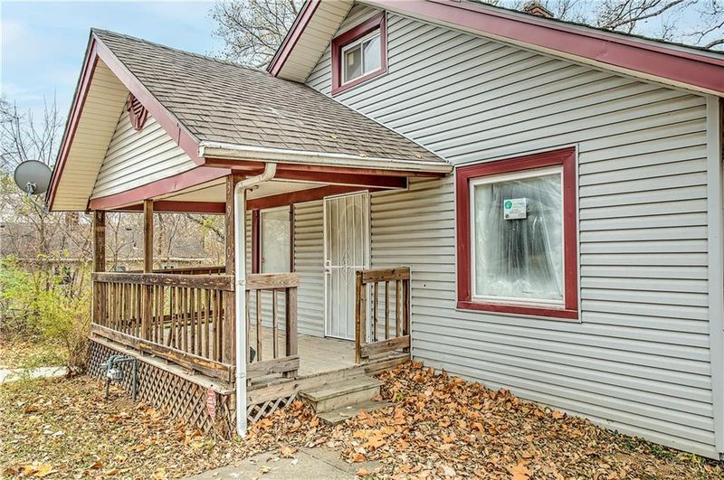 3910 Mersington Ave, Kansas City, MO 64130