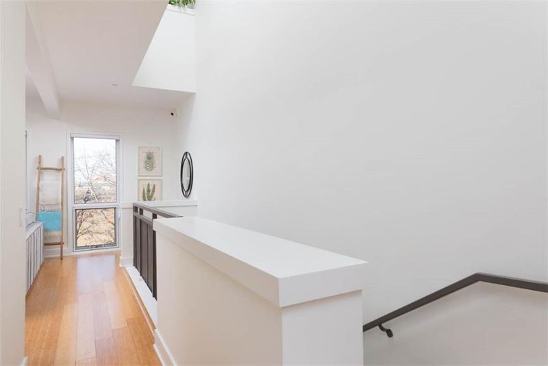 709 W 16th St, Kansas City, MO 64108