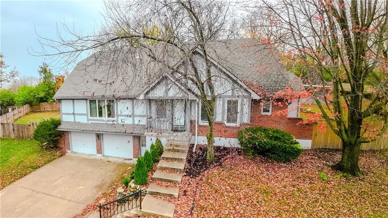 9313 E 90th Pl, Kansas City, MO 64138