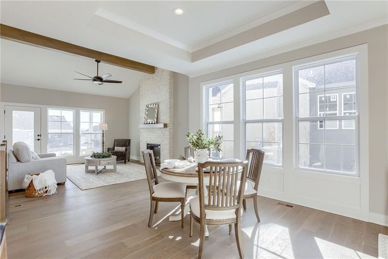 8258 Aurora St, Lenexa, KS 66220