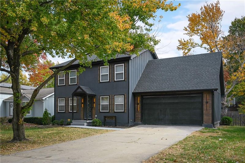 10593 Haskins St, Overland Park, KS 66212